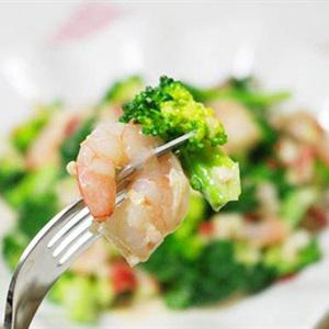 Cách làm salad bông cải trộn tôm