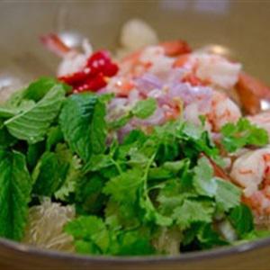 Cách làm salad bưởi tôm