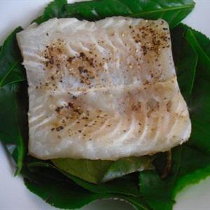 Cách làm salad cá basa xông khói trà tươi