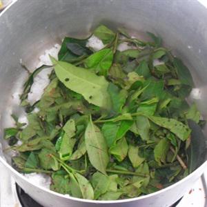 Cách làm salad cá basa xông khói trà tươi