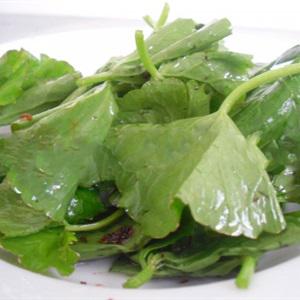 Cách làm salad cá basa xông khói trà tươi