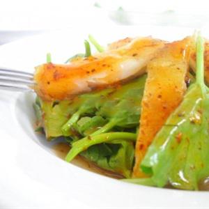 Cách làm salad cá basa xông khói trà tươi