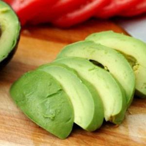 Cách làm salad cà chua bơ