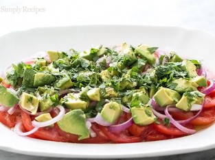 Salad cà chua, hành tây, bơ