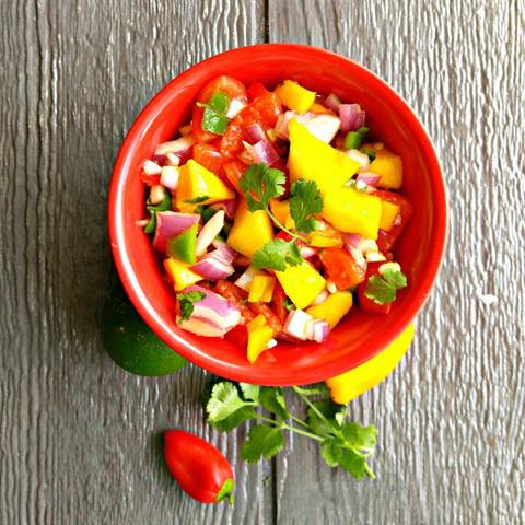 Cách làm salad cà chua xoài