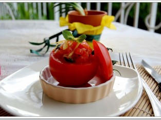 Salad cà chua trộn cá hồi xông khói