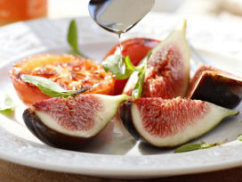 Salad cà chua và trái sung