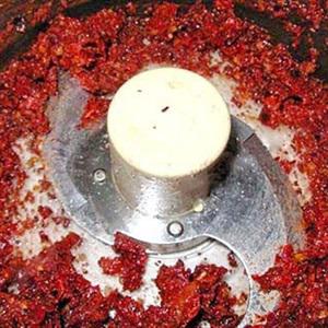 Cách làm salad cà chua với thịt bò khô