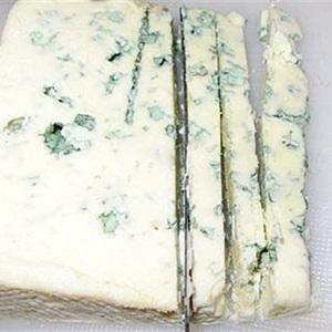 Cách làm salad cà chua với thịt bò khô