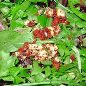 Cách làm salad cà chua với thịt bò khô
