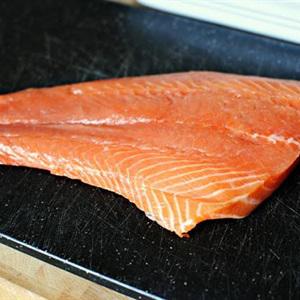 Cách làm salad cá hồi sốt cam