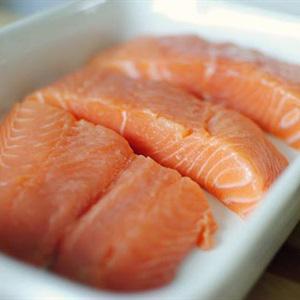 Cách làm salad cá hồi sốt cam