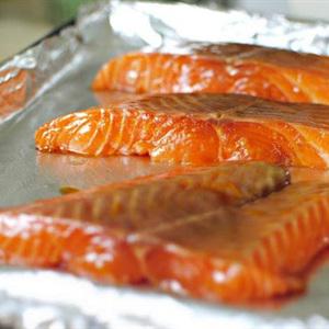 Cách làm salad cá hồi sốt cam