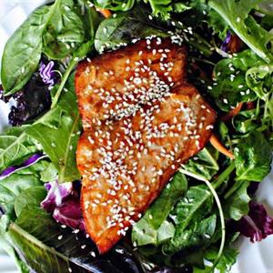 Cách làm salad cá hồi sốt cam