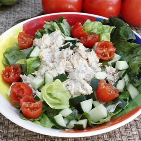 Cách làm salad cá ngừ
