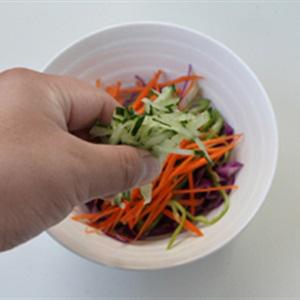 Cách làm salad cá ngừ hộp