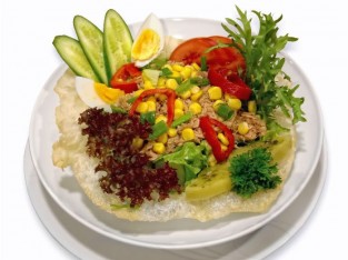 Salad cá ngừ rau củ