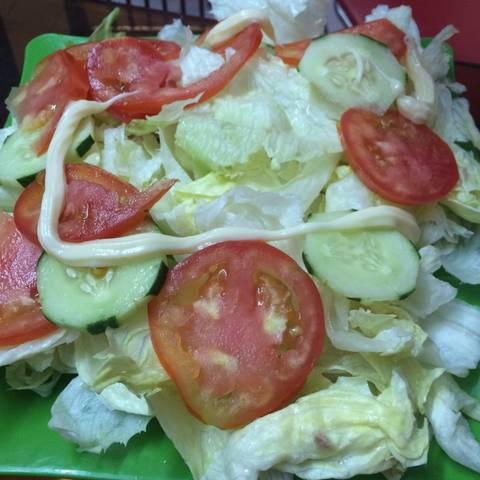 Cách làm salad cá ngừ trộn