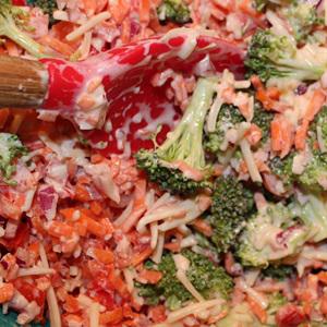 Cách làm salad cà rốt bông cải xanh