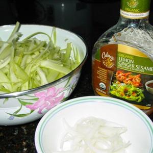 Cách làm salad cần tây trộn thịt bò