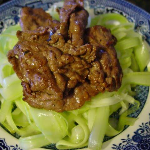 Cách làm salad cần tây trộn thịt bò