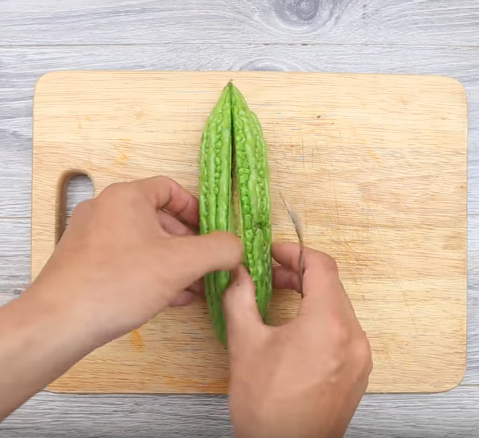 Salad cần tây và hạt óc chó giúp bạn giảm cân