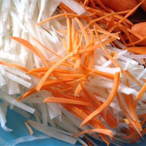 Cách làm salad củ cải cà rốt