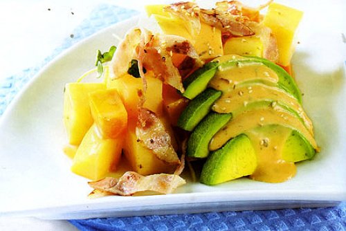 Salad củ quả với ba rọi xông khói