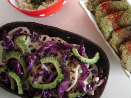 Salad củ sen tam sắc