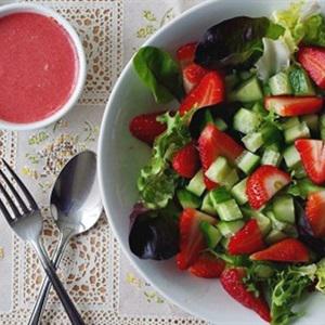 Cách làm salad dâu