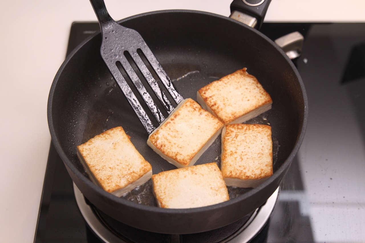 Salad đậu bắp thịt gà áp chảo bổ dưỡng