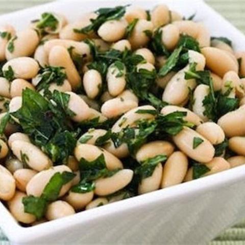 Cách làm salad đậu que hạt với lá bạc hà