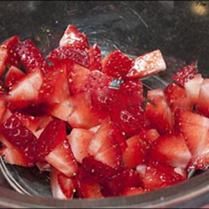 Cách làm salad dưa hấu dâu tây