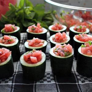 Cách làm salad dưa hấu mix dưa leo