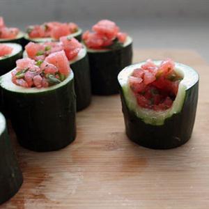 Cách làm salad dưa hấu mix dưa leo