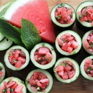 Cách làm salad dưa hấu mix dưa leo