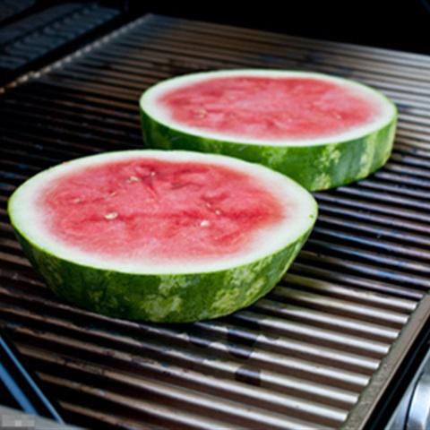 Cách làm salad dưa hấu nướng