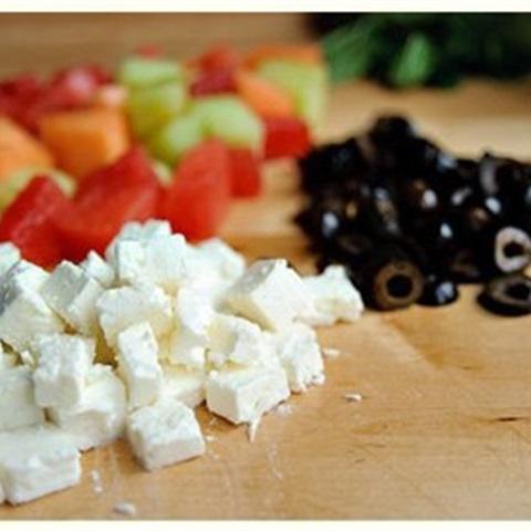 Cách làm salad dưa hấu