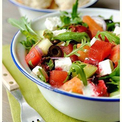 Cách làm salad dưa hấu