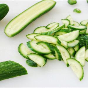 Cách làm salad dưa leo cà chua