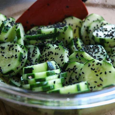 Cách làm salad dưa leo giòn
