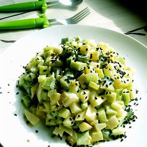 Cách làm salad dưa leo khoai tây