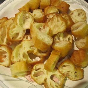 Cách làm salad dứa tôm quẩy