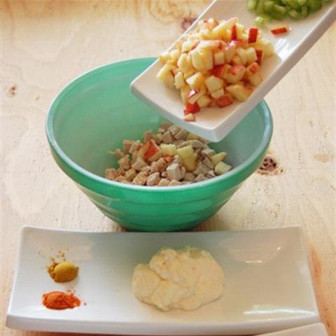 Cách làm salad gà ăn kiêng