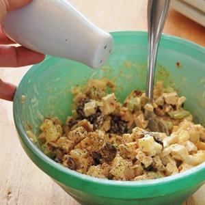 Cách làm salad gà ăn kiêng