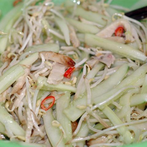 Cách làm salad gà dưa leo
