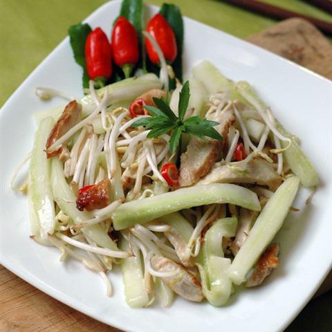 Cách làm salad gà dưa leo