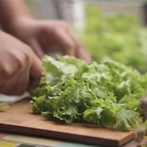 Cách làm salad gà nướng