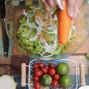 Cách làm salad gà nướng