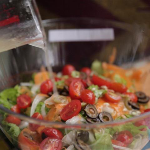 Cách làm salad gà nướng